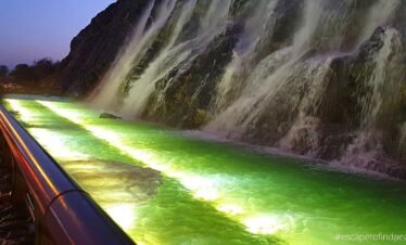 Khorfakkan Waterfall (2)