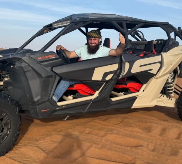 dune surfing in dubai