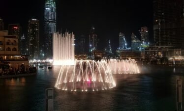 Dubai Fountain Lake Ride
